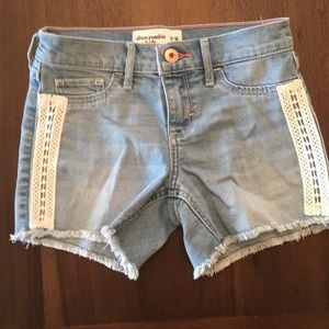 Abercrombie kids jeans short size 9/10